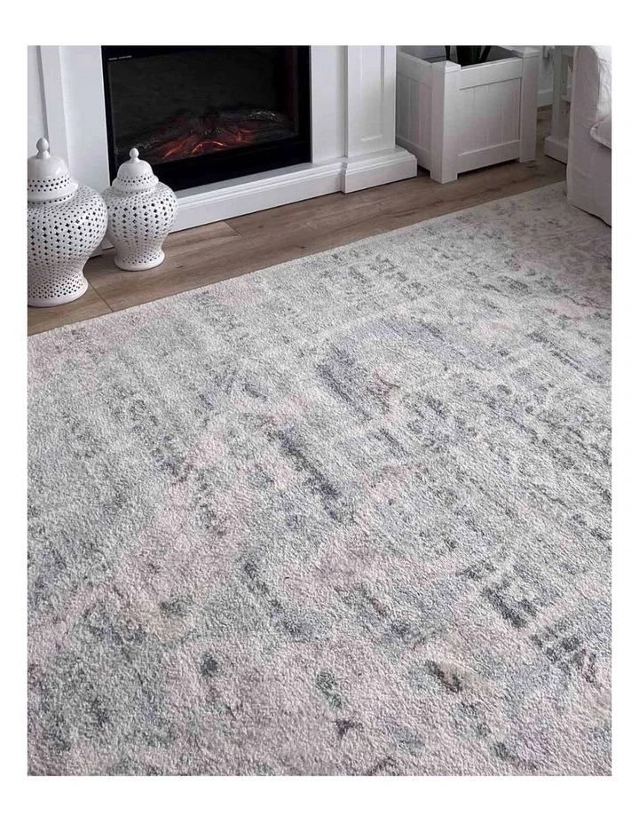 MISS AMARA  ANDRA GREY AND IVORY TRADITIONAL DISTRESSED RUG image 5