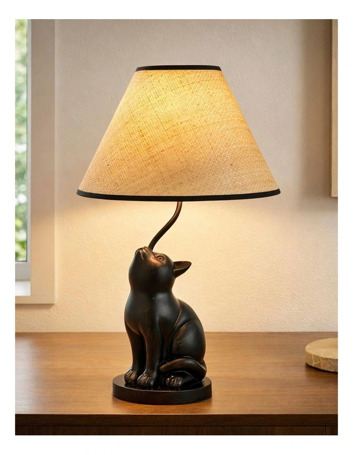 Upward-Looking Cat LED Table Lamp image 4