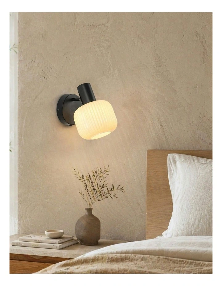 Freja Reading Wall Lamp With Charging Ports image 3