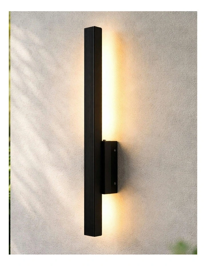 Brynn LED Outdoor Wall Light Black image 2