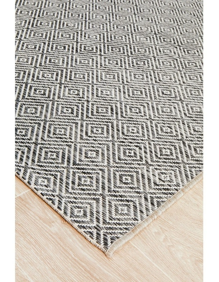 Terrace 5500 Outdoor Rug image 5