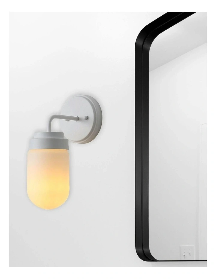 Dunburn Wall Light White image 3