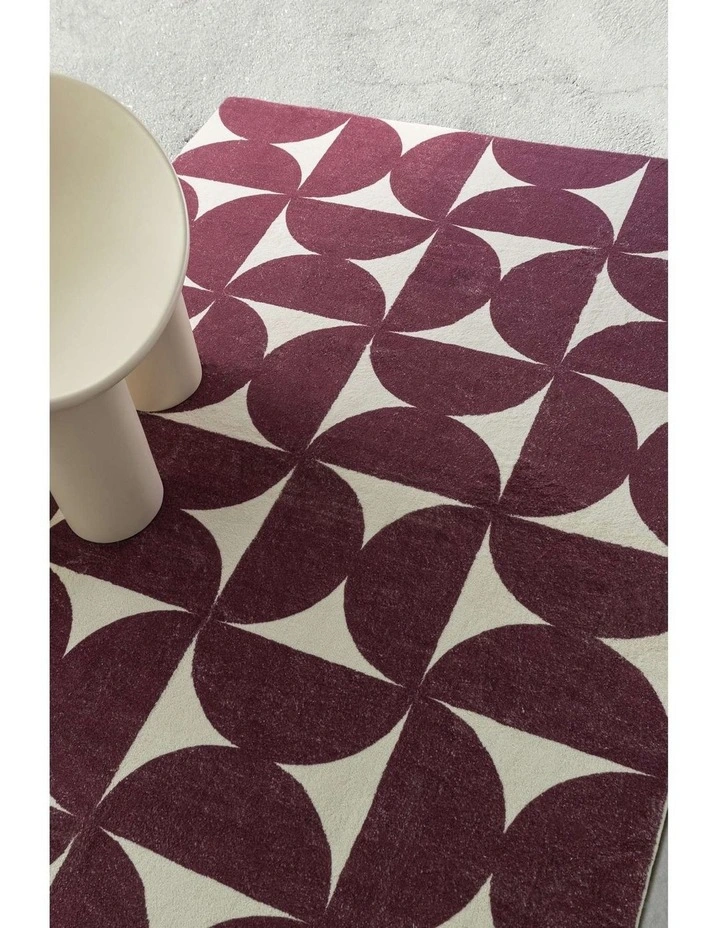LOOPSIE  HIDCOTE BURGUNDY AND IVORY GEOMETRIC WASHABLE RUG image 7