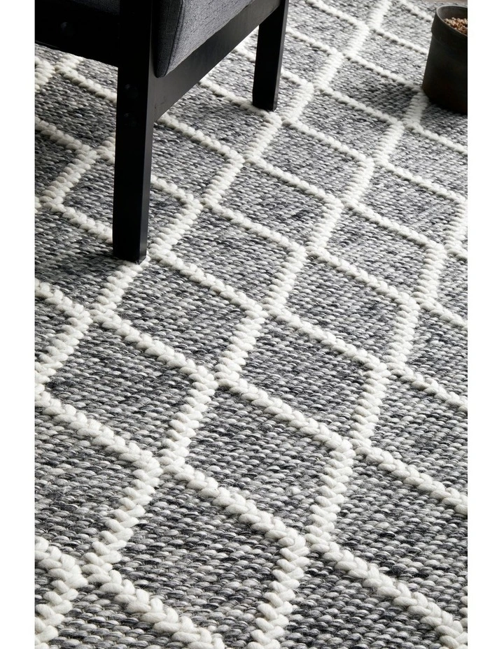 Huxley Rug image 2