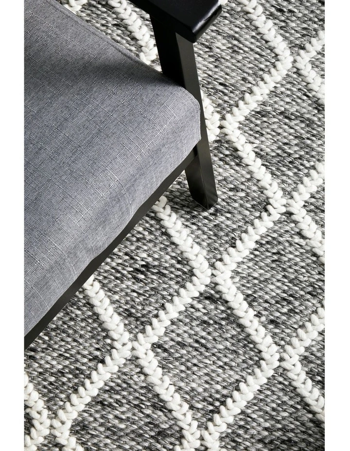 Huxley Rug image 4