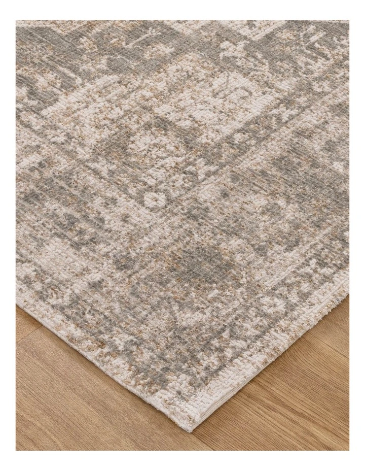 Solenne Cream & Olive Distressed Medallion Vintage Rug - S600 image 2