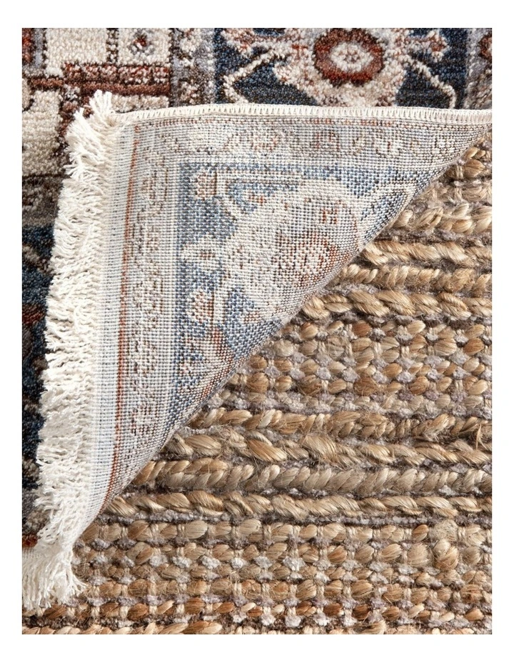 Heriz Rug image 3