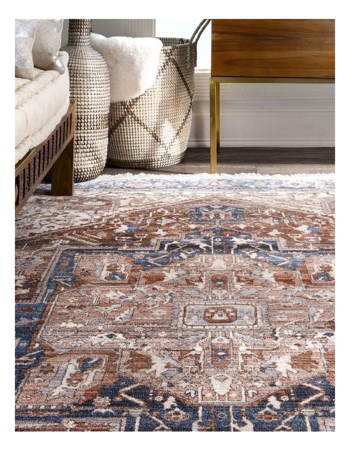 Heriz Rug image 5
