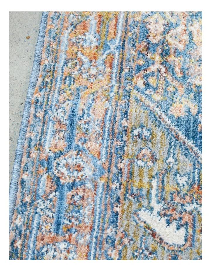 Heriz Runner Rug image 3