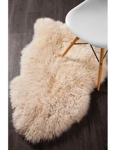 Natural New Zealand Sheep Skin Rug