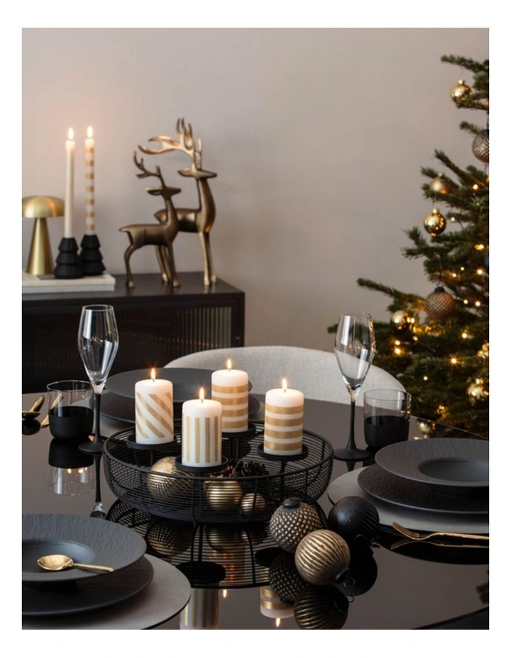 Christmas Chic Advent Wreath image 2