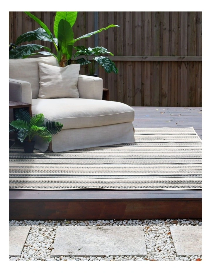 Fab Habitat Zahra Polypropylene Outdoor Rug image 2