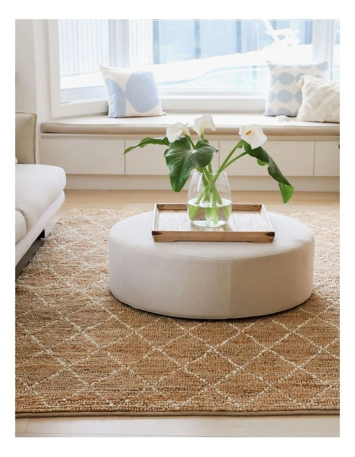 Fab Habitat Anant Decorative Diamond Pattern Natural Fibre Jute Rug in White And Natural image 5