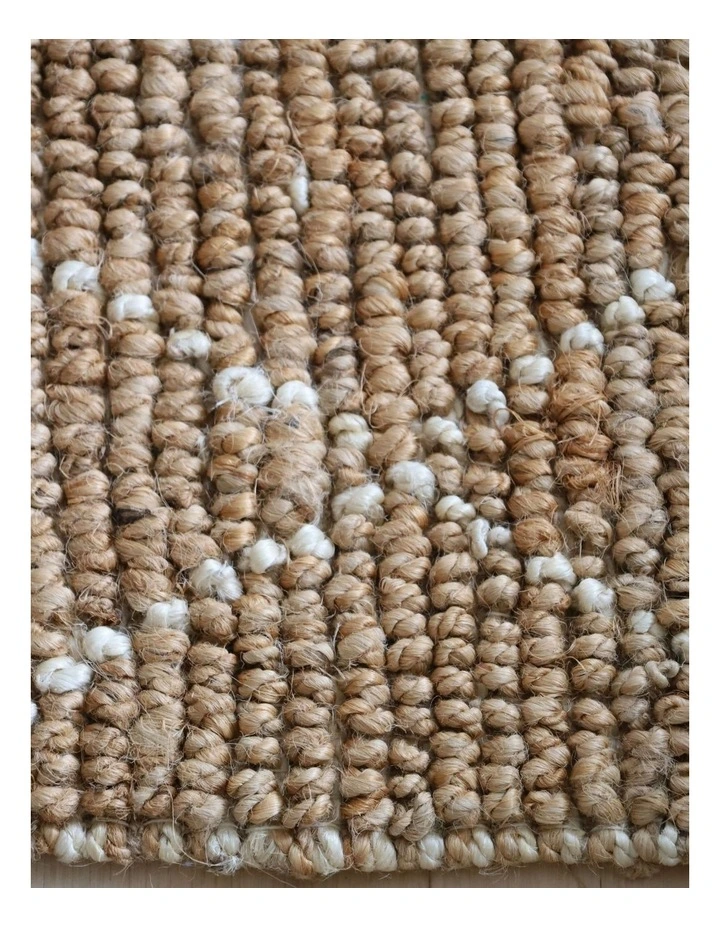 Fab Habitat Anant Decorative Diamond Pattern Natural Fibre Jute Rug in White And Natural image 7