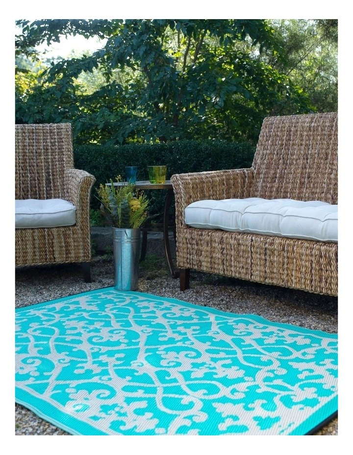 Fab Habitat Venice Traditional Recycled Plastic Outdoor Rug in Turquoise and Cream image 5