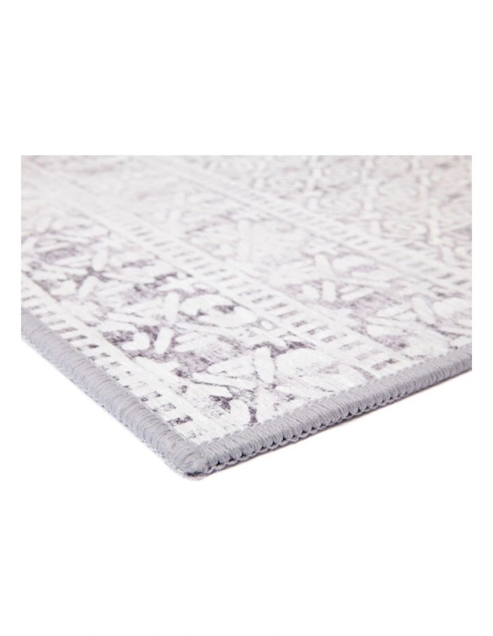Fab Habitat Oran Traditional Distressed Non Slip Rug in Multicolour image 3