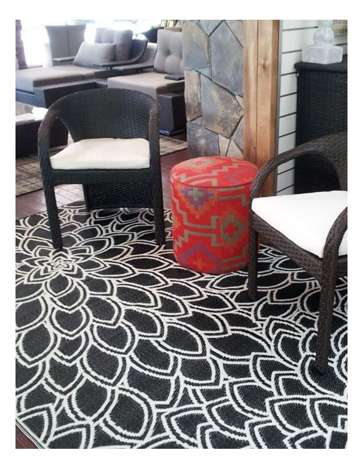 Fab Habitat Eden Floral Recycled Plastic Outdoor Rug in Black and White image 2