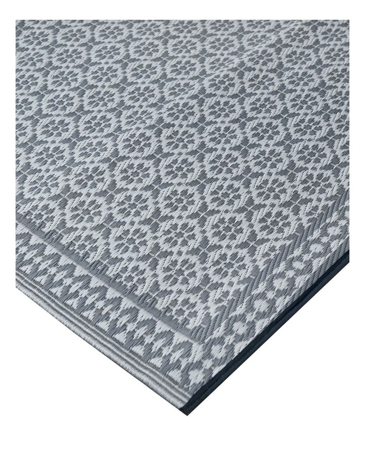 Fab Habitat Ronda Recycled Plastic Outdoor Rug in Grey image 4