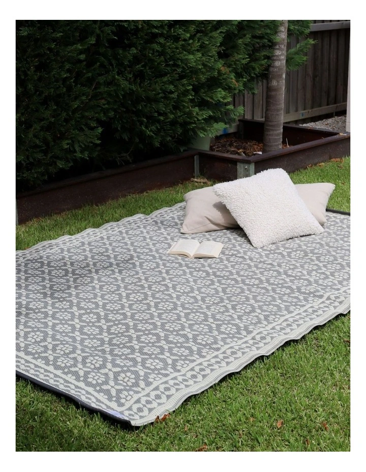 Fab Habitat Ronda Recycled Plastic Outdoor Rug in Grey image 6
