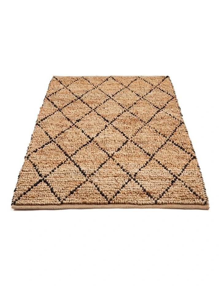 Fab Habitat Anant Decorative Diamond Pattern Natural Fibre Jute Rug in Black And Natural image 5
