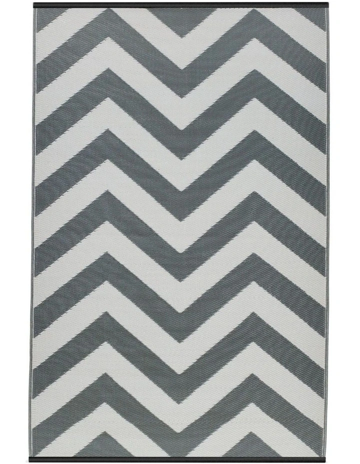 Fab Habitat Laguna Chevron Recycled Plastic Outdoor Rug in Grey and White image 1