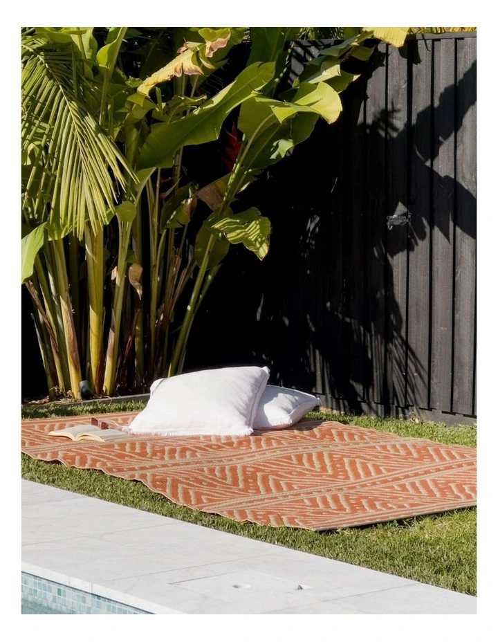 Fab Habitat Kona Recycled Plastic Outdoor Rug in Peach image 2