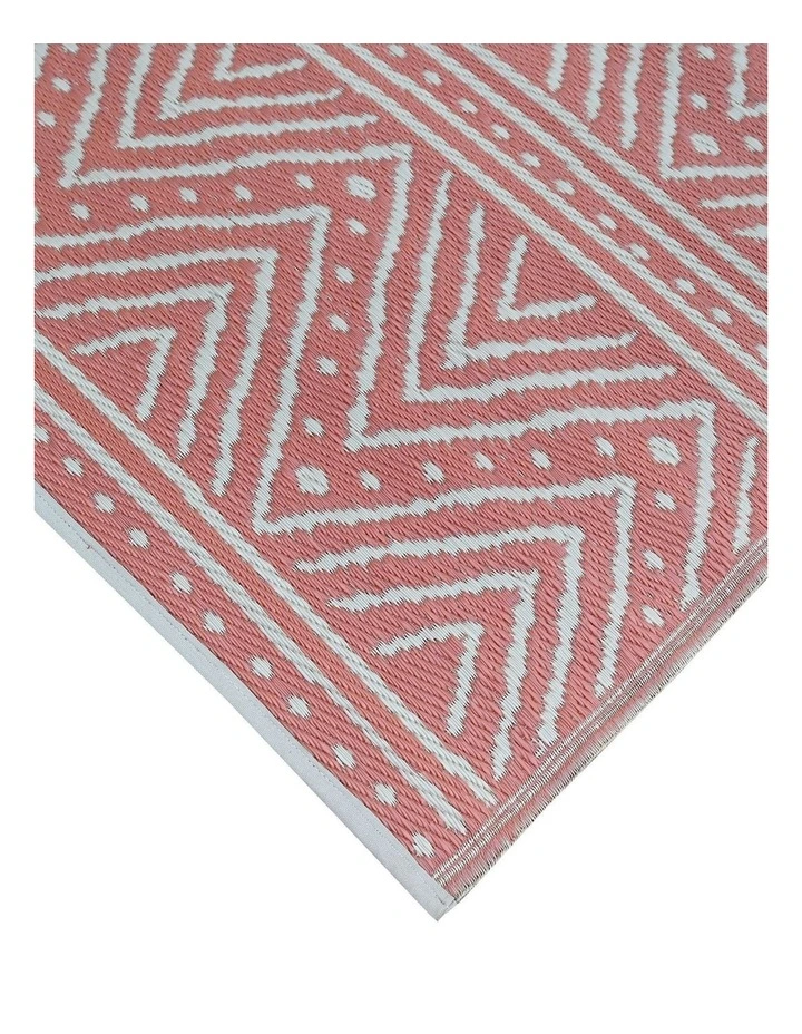 Fab Habitat Kona Recycled Plastic Outdoor Rug in Peach image 4