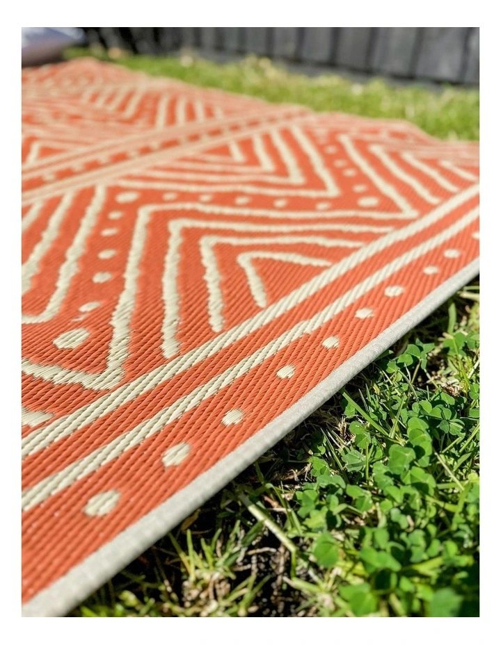 Fab Habitat Kona Recycled Plastic Outdoor Rug in Peach image 6