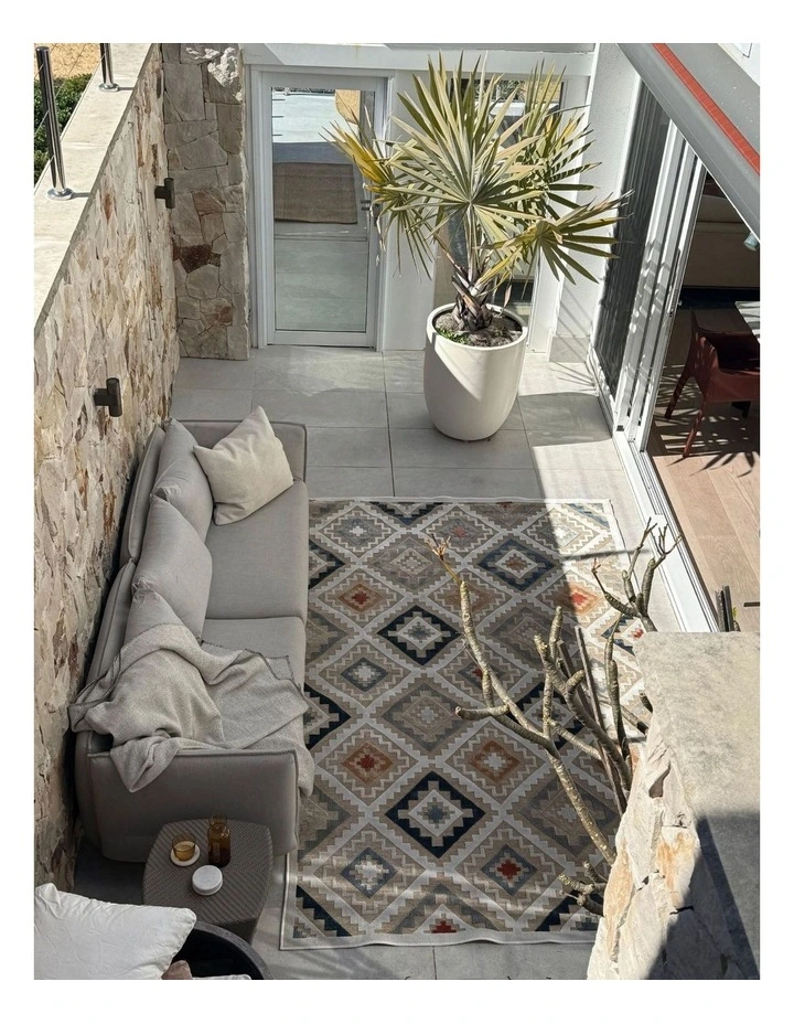 Fab Habitat Mito Indoor Outdoor Rug in Multicolour image 2