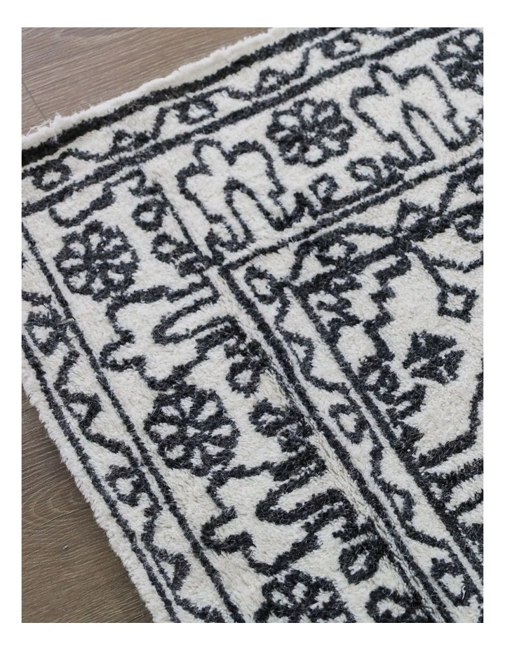 Fab Habitat Neel Wool Rug in Ivory and Black image 7