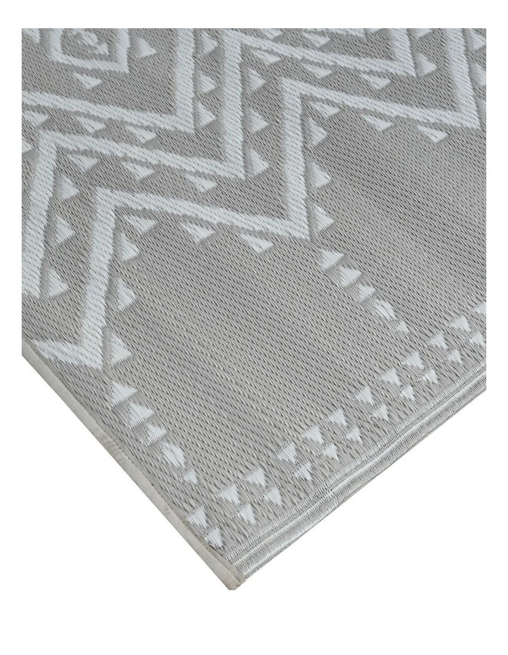 Fab Habitat Ayana Recycled Plastic Outdoor Rug in Stone Grey image 3
