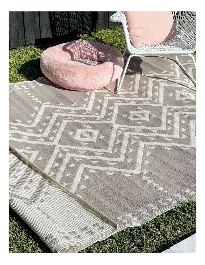 Fab Habitat Ayana Recycled Plastic Outdoor Rug in Stone Grey image 4