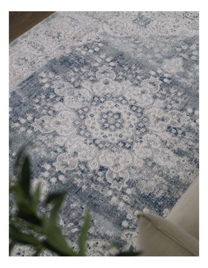 Fab Habitat Mangan Traditional Distressed Rug in Navy and White image 7