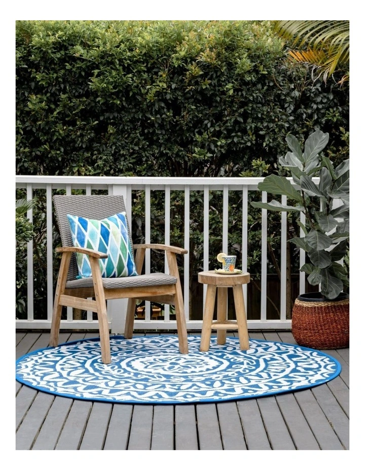 Fab Habitat Pushpa Floral Recycled Plastic Reversible Outdoor Rug in Blue and White image 3