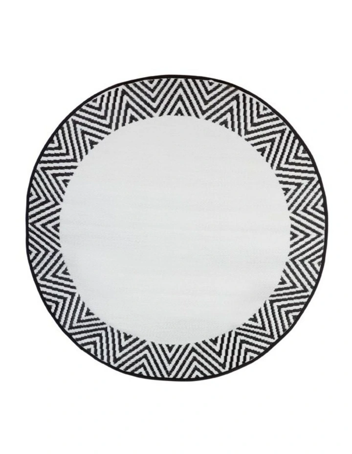Fab Habitat Olympia Round Recycled Plastic Reversible Outdoor Rug in Grey and White image 3