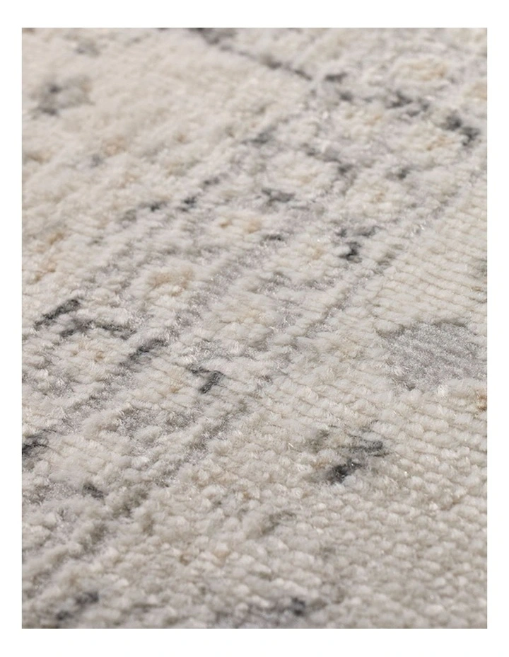 Fab Habitat Ikop Traditional Distrssed Rug in Light Grey and White image 3