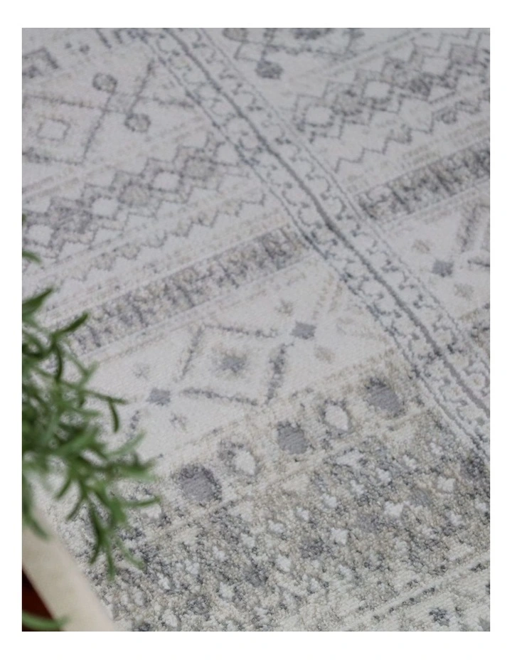 Fab Habitat Ikop Traditional Distrssed Rug in Light Grey and White image 7