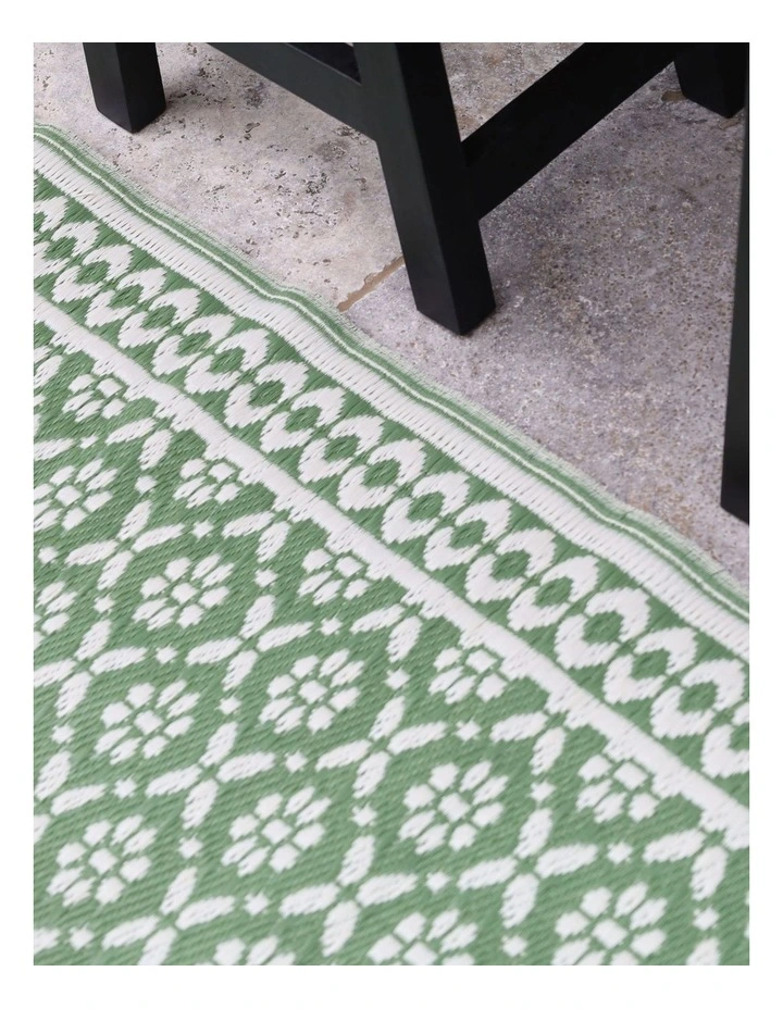 Fab Habitat Ronda Recycled Plastic Outdoor Rug in Sage image 5