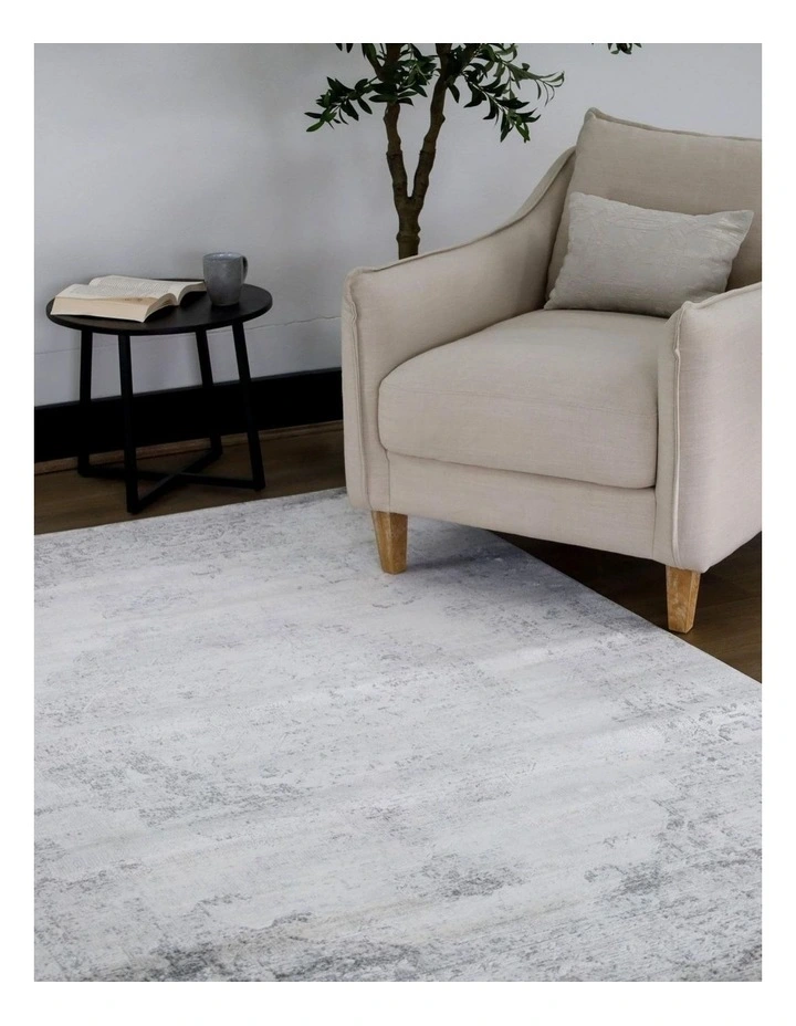 Fab Habitat Taipei Traditional Distrssed Rug in White and Grey image 2