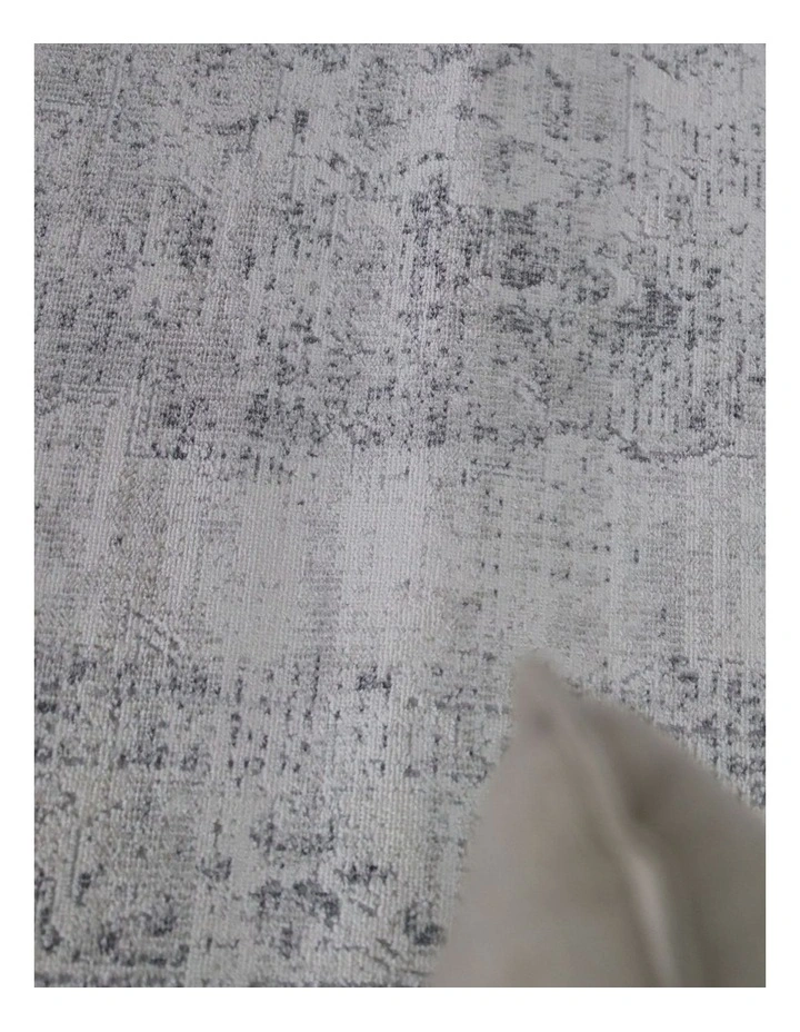 Fab Habitat Taipei Traditional Distrssed Rug in White and Grey image 7