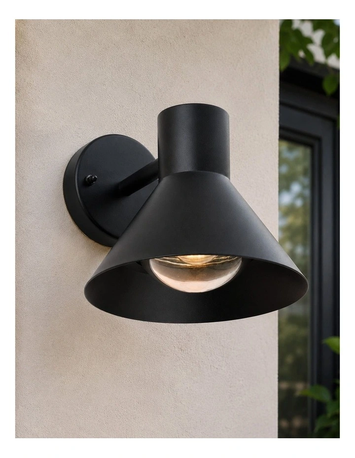 Oryn Outdoor Wall Light image 4