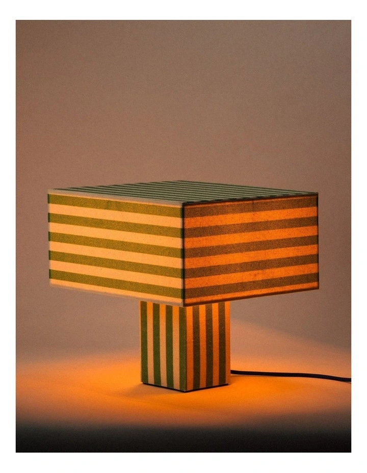Volley Lamp in Grass image 3