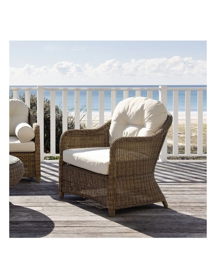 Plantation Outdoor Wicker Patio Set Brushed Wheat With Side Table & Cream Cushions image 3