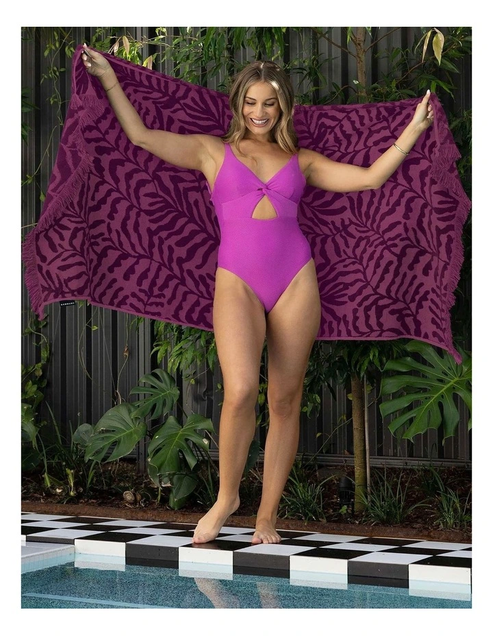 HiLo Beach Towel Nori - Berry image 2