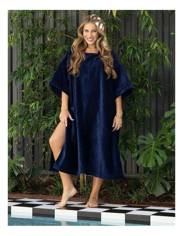 Wylie Adult Hooded Beach Poncho Navy image 2