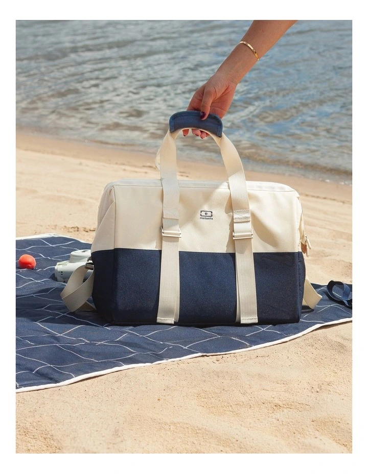 Monbento Escape - The XXL Insulated Bag For All Your Outings - Blue Natural image 4