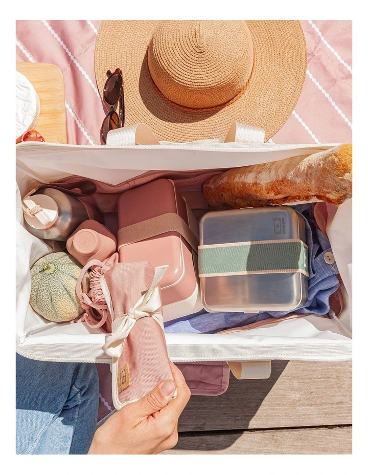 Monbento Escape - The XXL Insulated Bag For All Your Outings - Pink Moka image 4