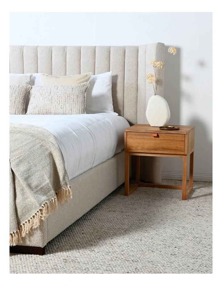 Lulu Queen Size Full Bed in Oatmeal image 2