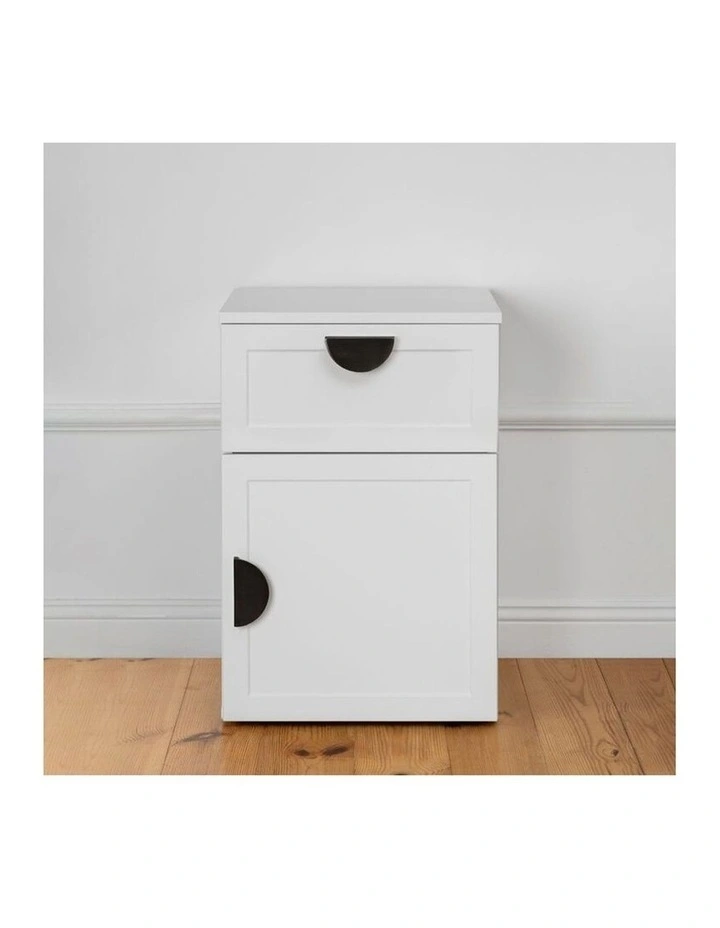 Porto White Hamptons Bedside Table Black Half Moon Handle image 5