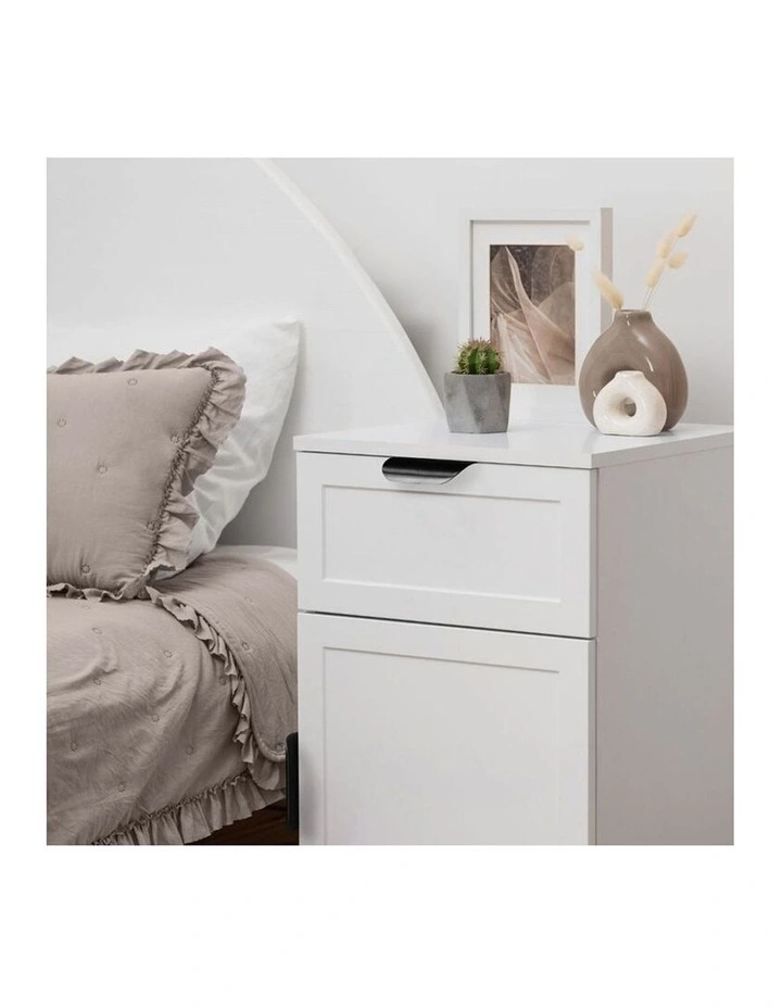 Porto White Hamptons Bedside Table Black Pull Handle image 2